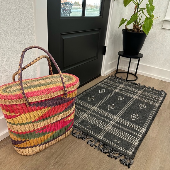 Other - Vintage straw boho market basket/bag, tote, colorful, geometric, colorful, fun